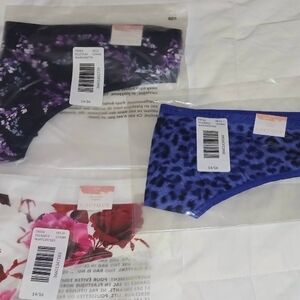 (M) CACIQUE WOMEN'S THONGS(3 PAIRS) SIZE 14-16